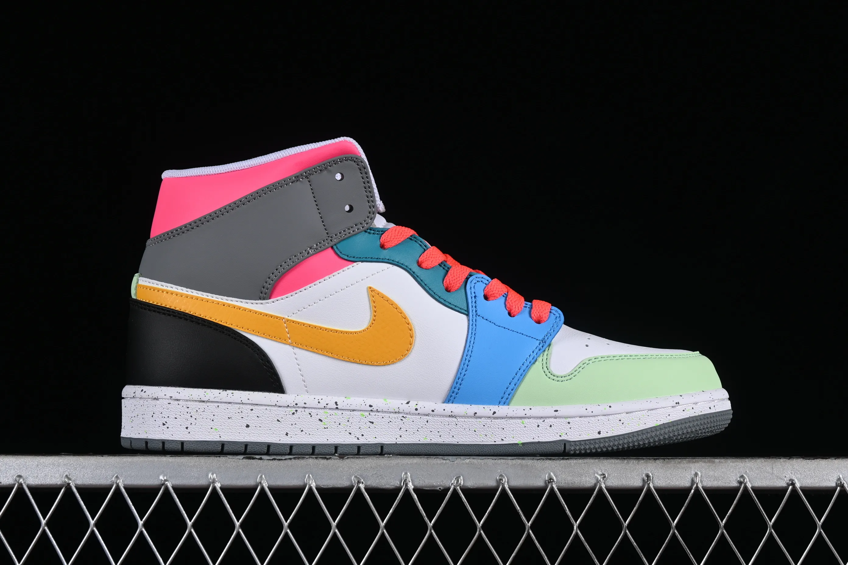 All Categories Air Jordan Jordan Series Basketball Shoes Air Jordan 1 Mid Air Jordan 1 Mid AJ1 Joe 1 Color Candy Chinese Cultural Leisure Sneakers FN1190-100